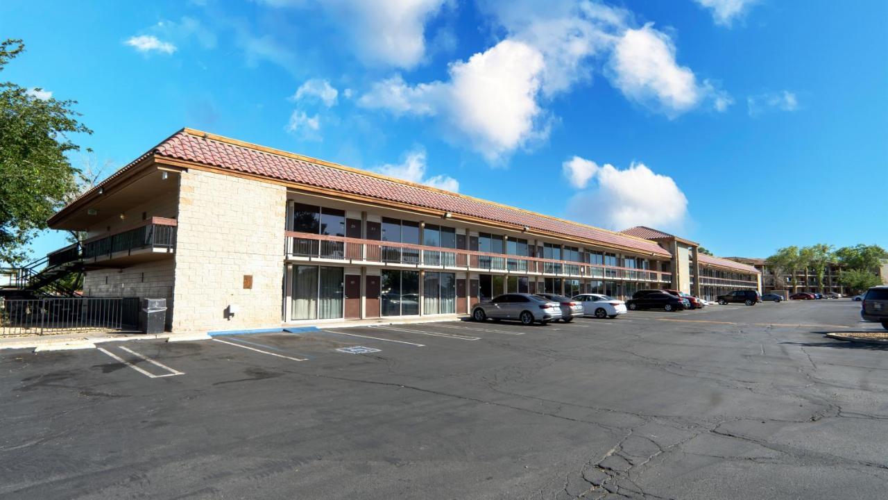 G T Hotels Inn & Suites Extended Stay Victorville Εξωτερικό φωτογραφία